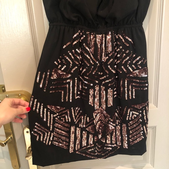 Beautiful Bebe dress with sequins - Picture 2 of 4